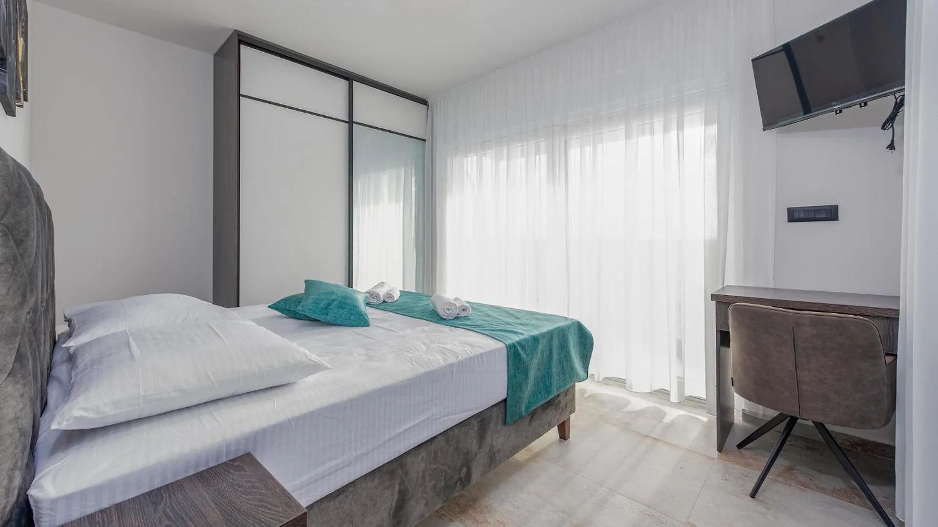 Holiday home 4 Bedroom Gorgeous Home In Murvica Murvica