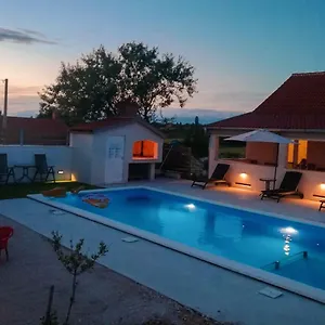 House Mia Villa